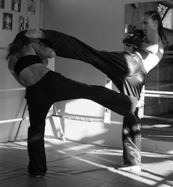 femme boxeuse souple